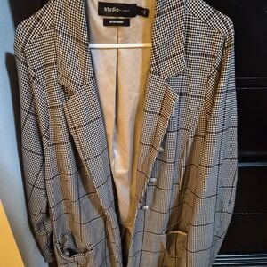 Studio Women's Black and White Checkered Jacket